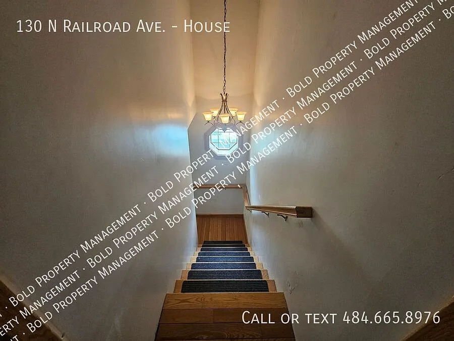 3 bed, 1.5 bath, 13630 sqft, $1,650 — Photo 4