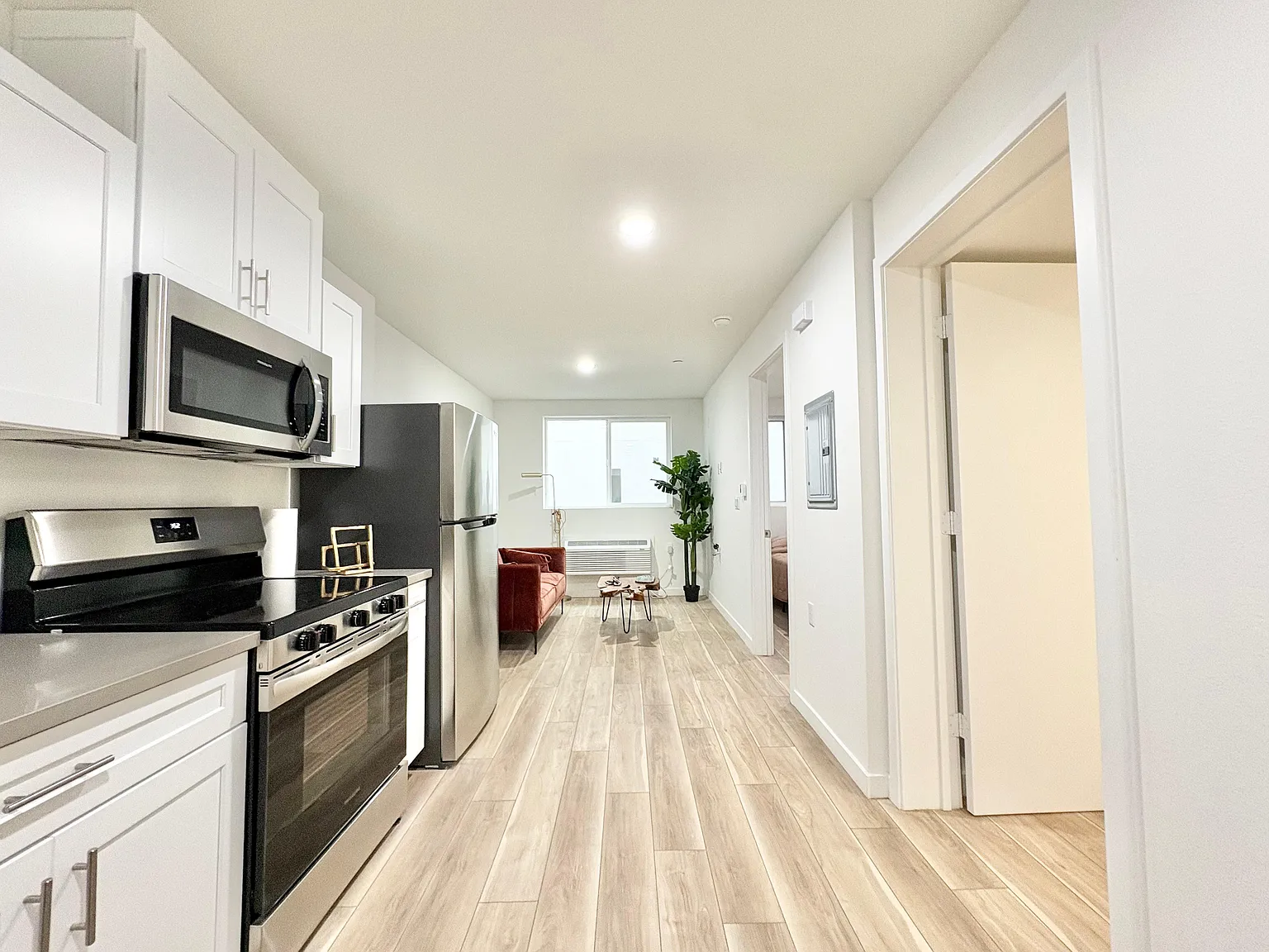 1 bed, 450 sqft, $1,865 — Photo 2