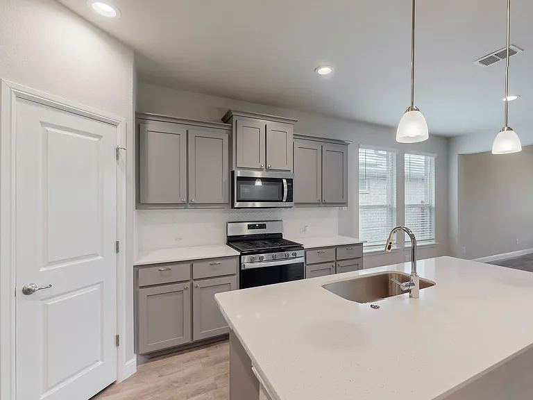 436 Dunmore Dr — Photo 10