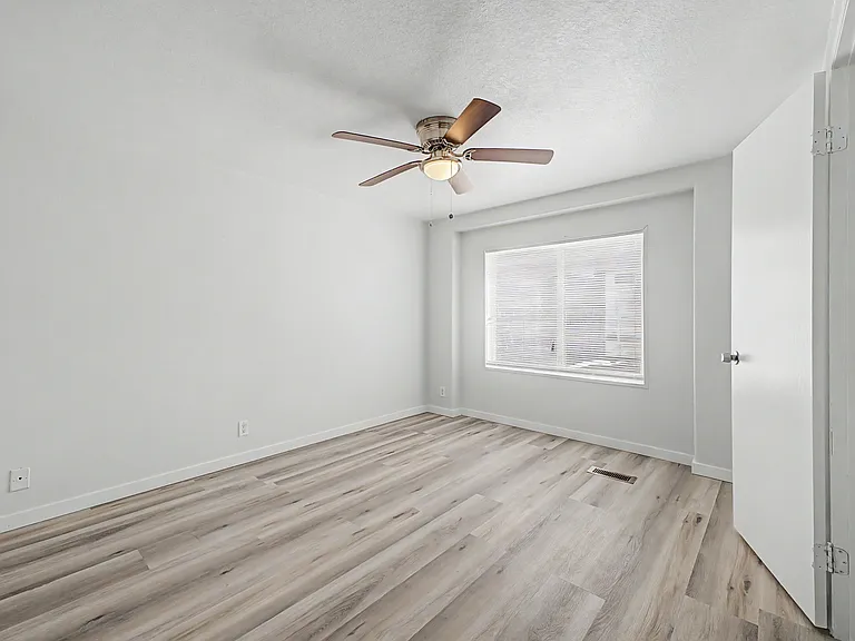 2728 W Smoketree St #3 — Photo 4