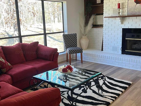 4th image of 1744 Court Rd