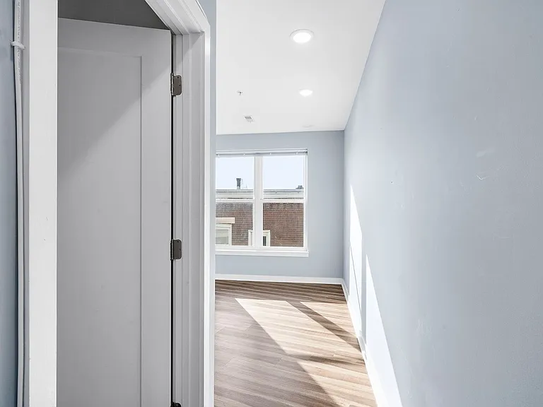 1352 N 27th St - DPD 4676 Pyramid — Photo 21