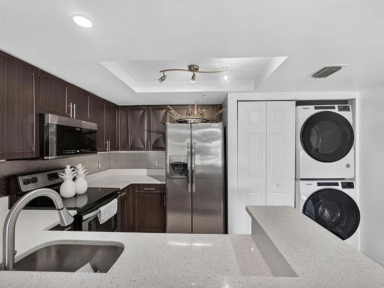 4151 N Haverhill Rd #1504 — Photo 11
