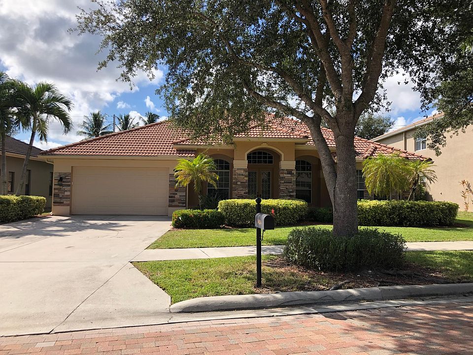 1st image of 14624 Beaufort Cir