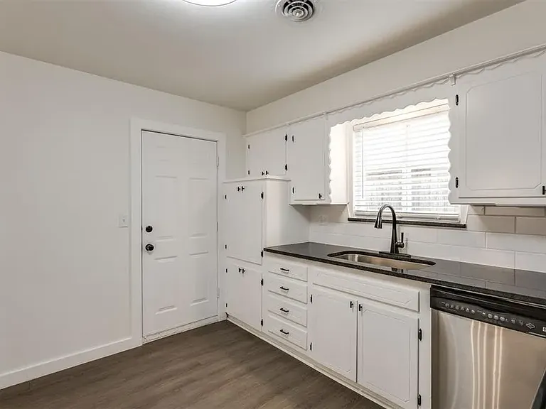 9408 Northland Rd — Photo 17