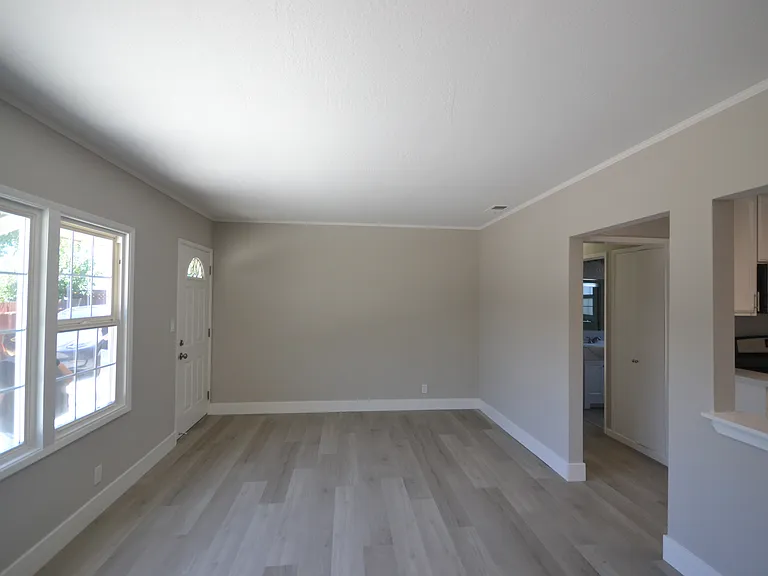 345 N Fremont St — Photo 10