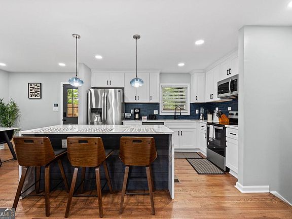 5th image of 1467 Timms Cir SE