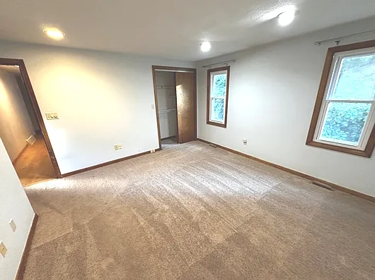 4 bed, 1800 sqft, $4,400 — Photo 4