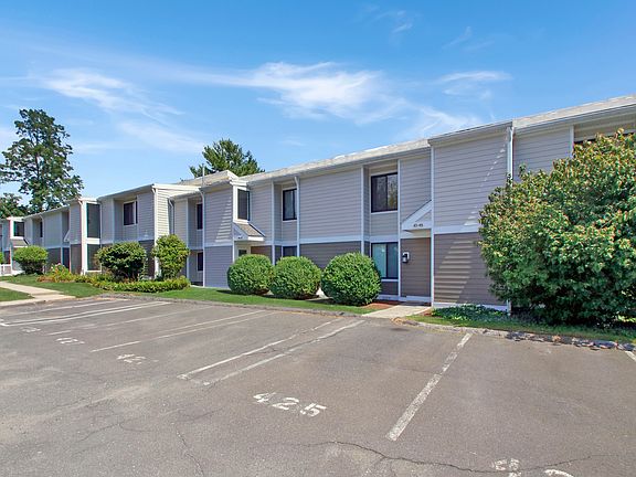 3rd image of 48 Lawson Ln #48