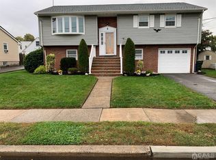 22 W 5th St, Port Reading, NJ 07064
