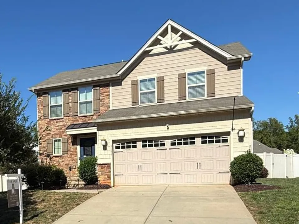 3696 English Garden Dr
