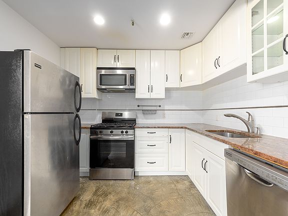 4th image of 92 Scholes St APT 1F