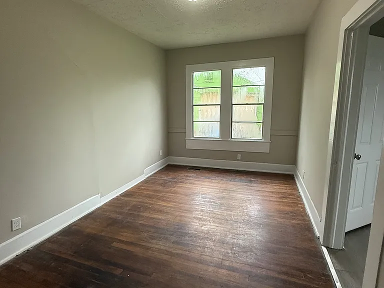 3116 Steiner Ave SW — Photo 4