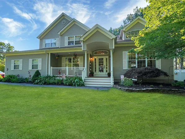 160 Miller Place Rd, Miller Place, NY 11764