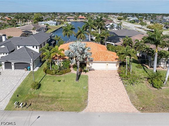 3rd image of 4228 SW 23rd Place Cpe
