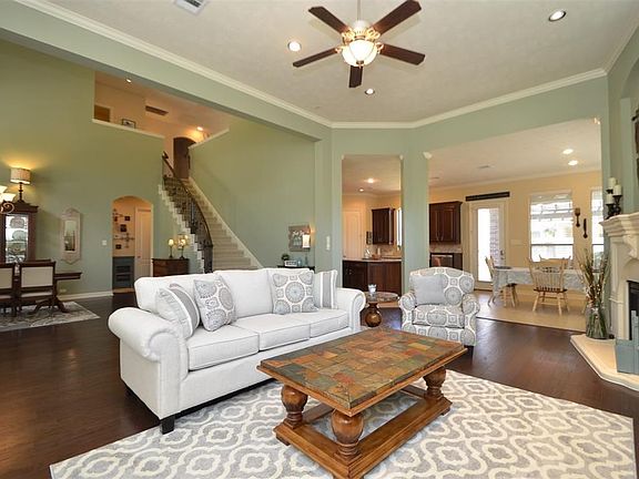 3rd image of 27918 Moss Fern Dr