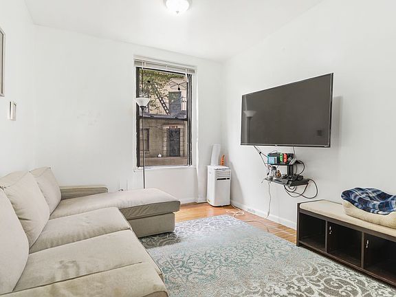3rd image of 2168 35th St APT 1B