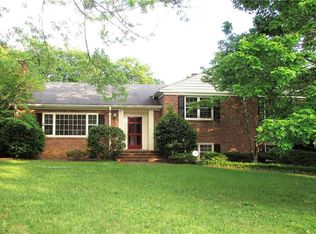 1872 Faculty Dr, Winston Salem, NC 27106