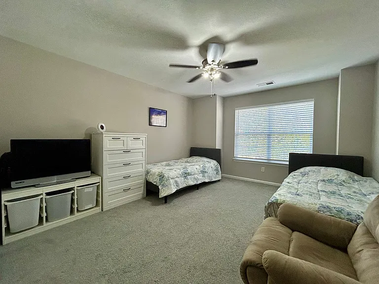 2113 Livingston St — Photo 20
