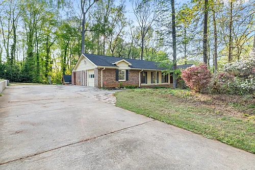 1247 Sycamore Dr Photo 1