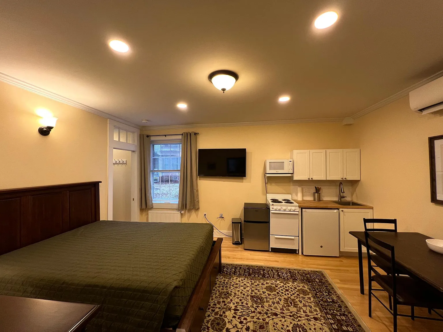 Studio, 350 sqft, $1,400 — Photo 4