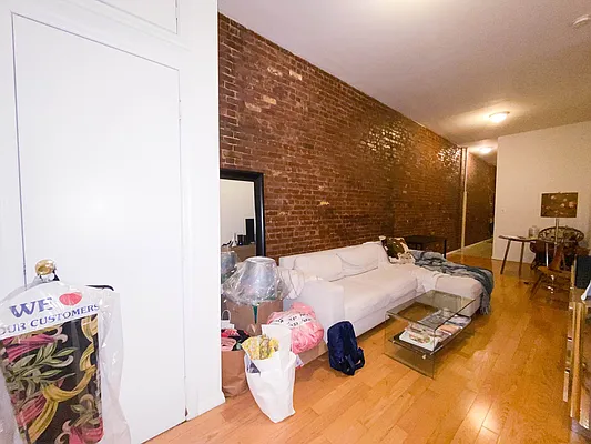 Rented by Compass | media 22