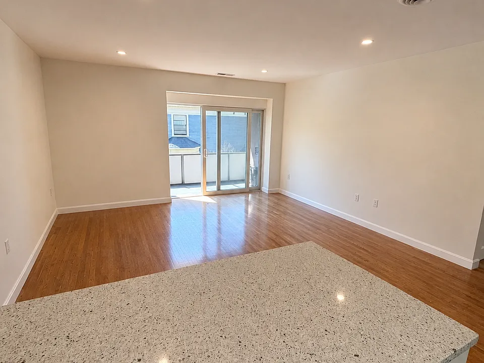 15 Stearns Rd #4