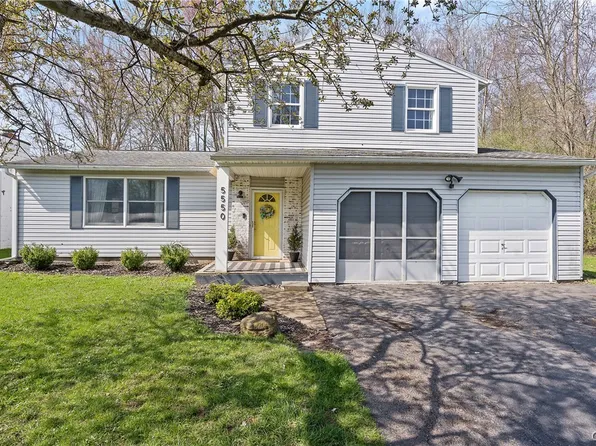 5550 Taormina Dr, Clay, NY 13041