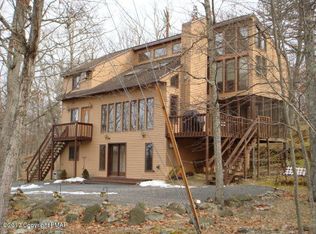 1114 Hampstead Ct, Bushkill, PA 18324