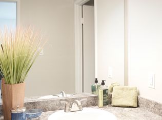2530 Carlmont Dr APT 18, Belmont, CA 94002