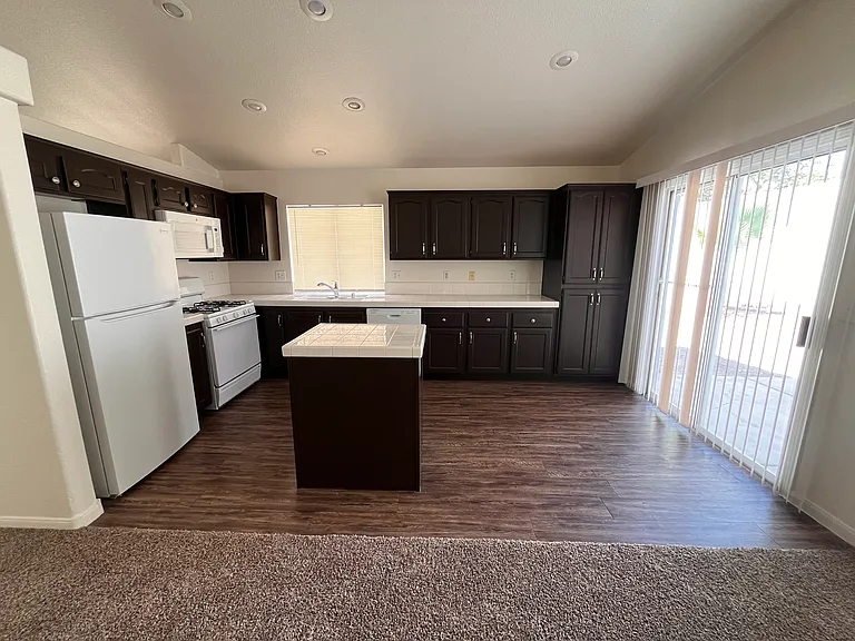 1501 Waterton Dr — Photo 5
