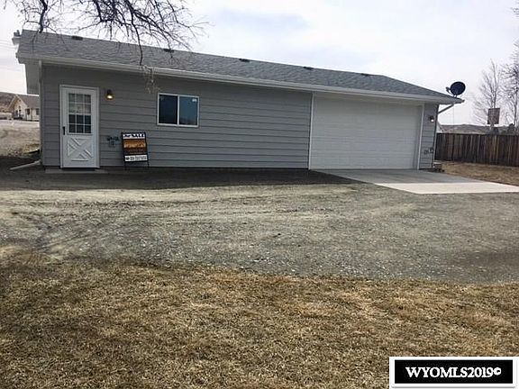 3rd image of 919 Keller Dr