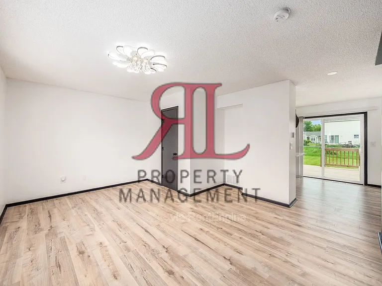 5932 Waterview Dr — Photo 8