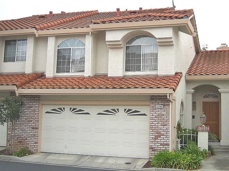 2250 Cuesta Dr — Photo 1