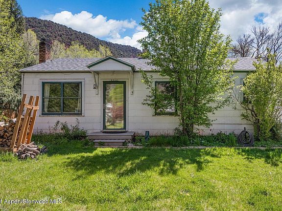 2nd image of 3210 Blake Ct #1/2