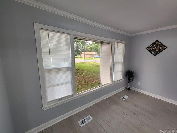 5th image of 424 Healy St