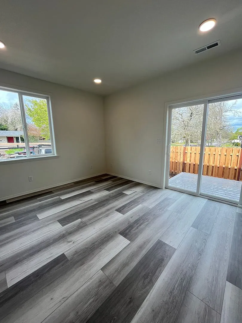 3-Bedroom 2.5-Bathroom Townhouse in Friendly Neighborhood — Photo 4