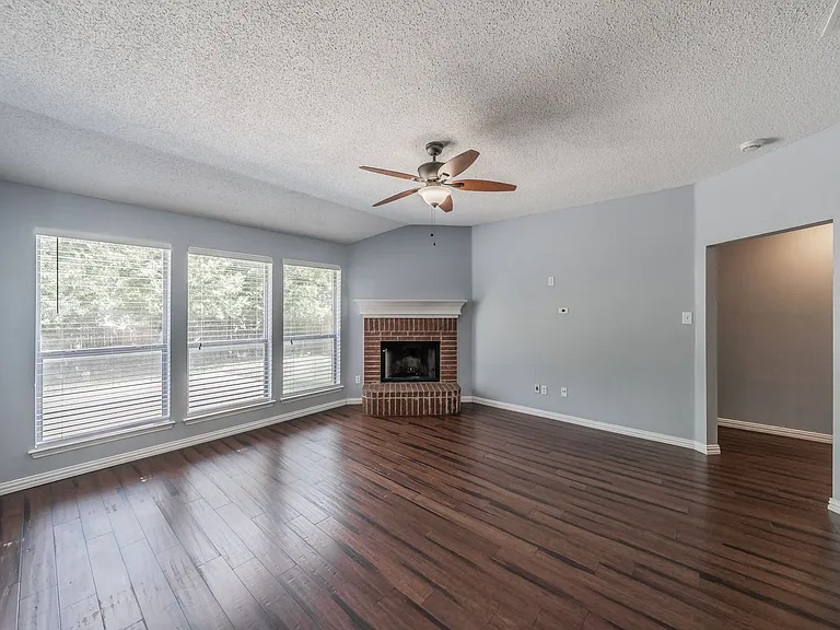 8109 Mosstree Dr — Photo 22