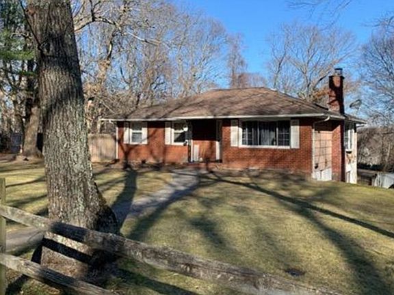 2nd image of 236 Dogwood Dr