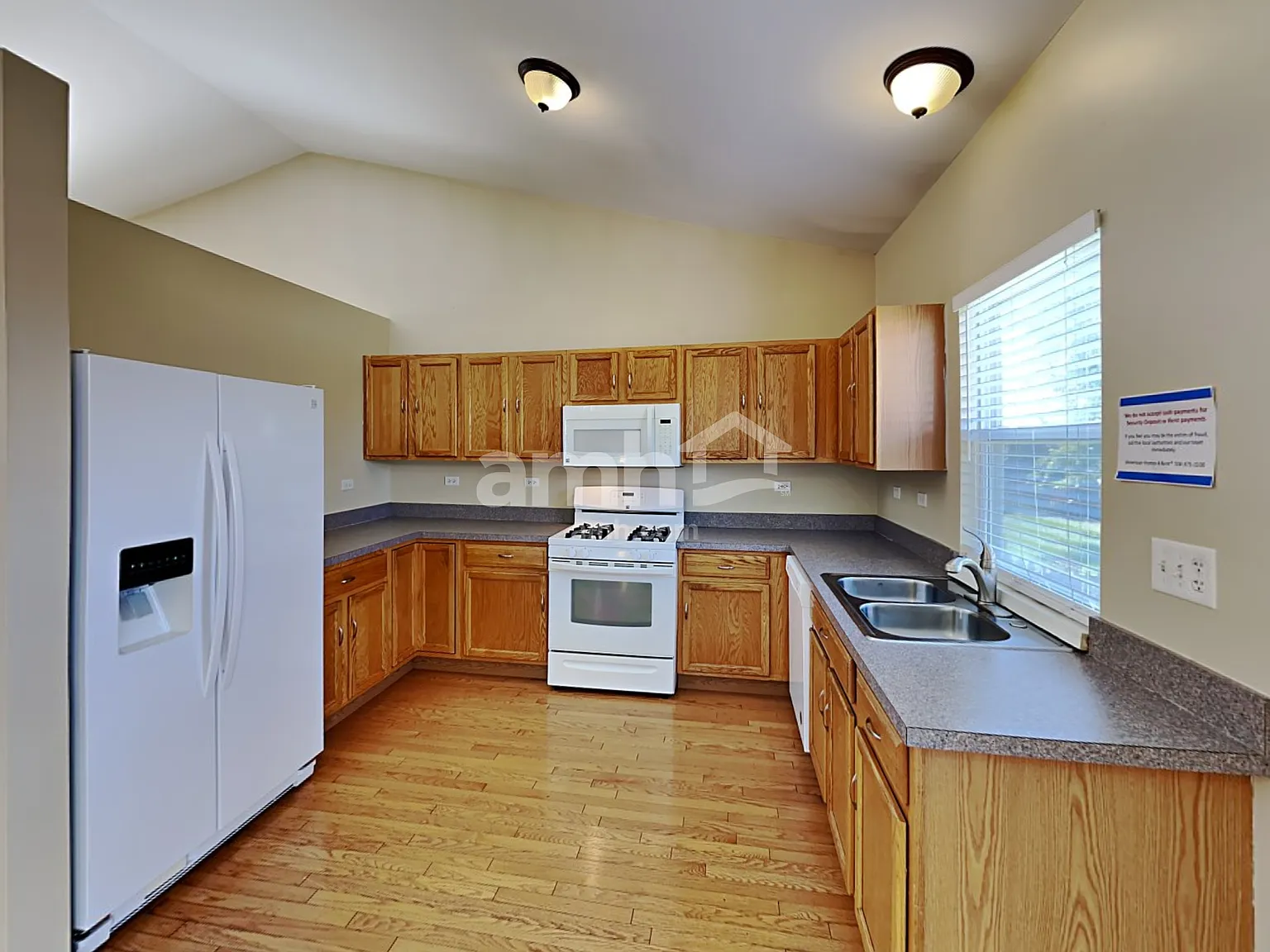3 bed, 2.0 bath, 1524 sqft, $2,815 — Photo 3