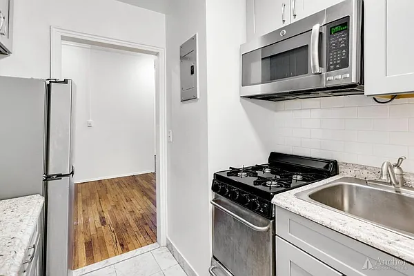 Rented by Anchor Associates | media 13