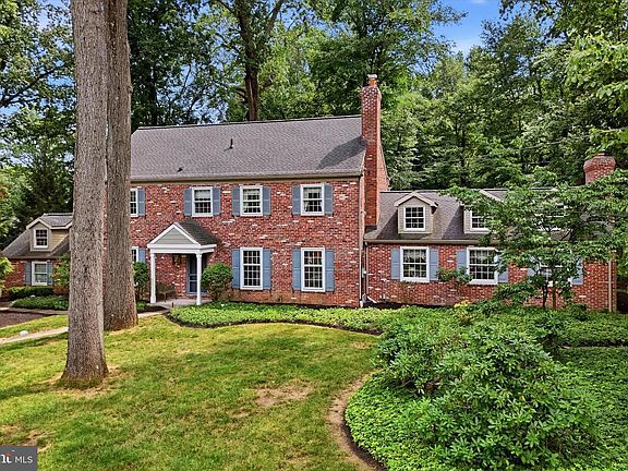 2nd image of 13 Stonehenge Ln