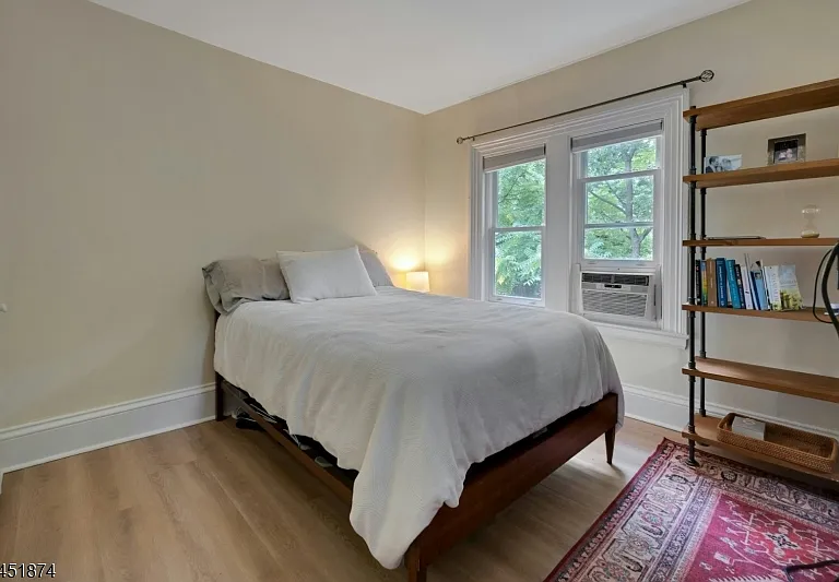 8 Franklin Pl — Photo 28