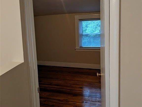 4th image of 14 Lincoln St #14