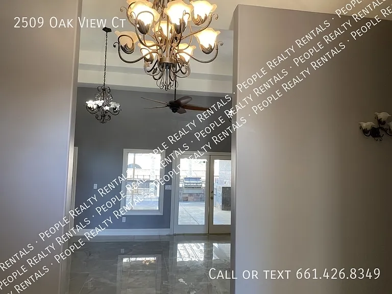 2509 Oak View Ct — Photo 2