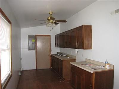 5th image of 262 Boston Ave