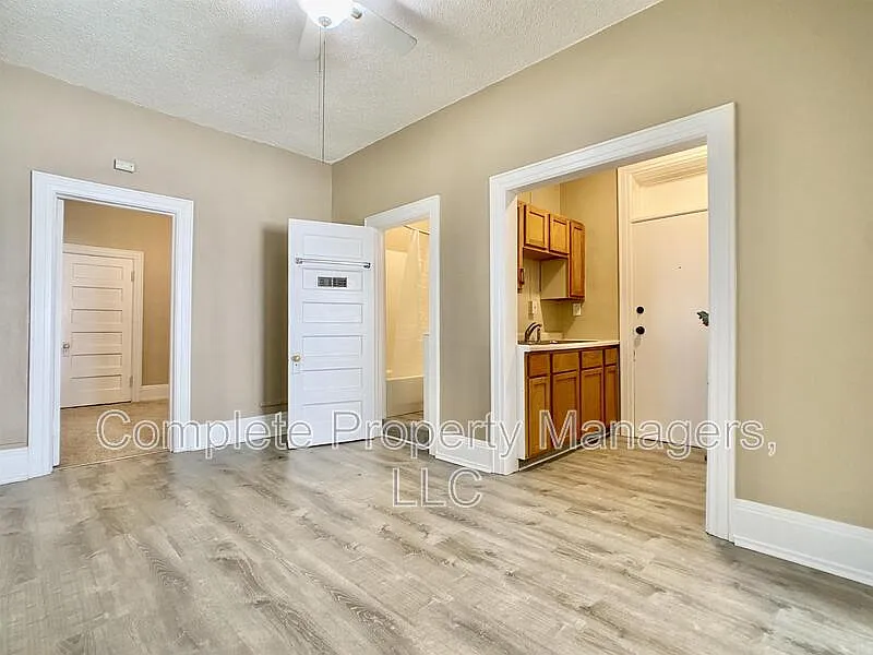 517 E 4th St #5