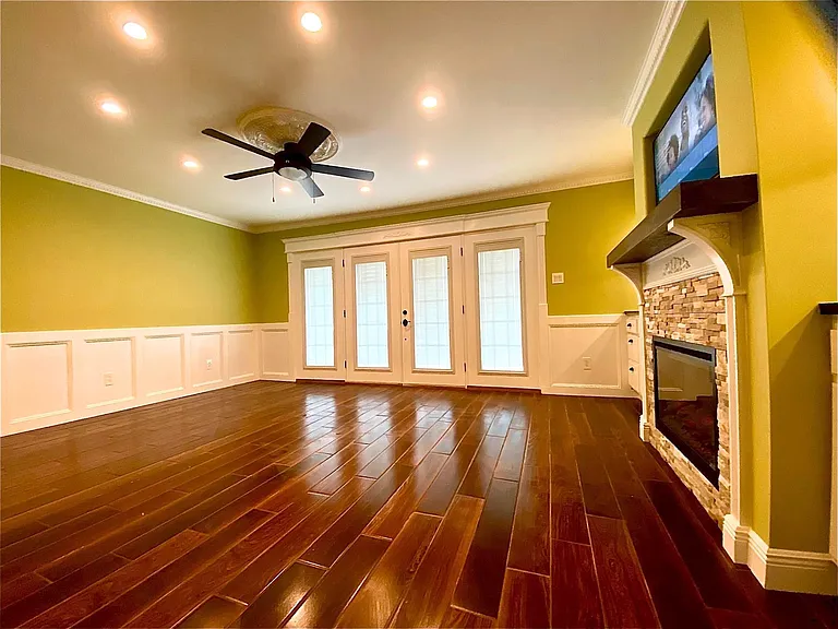 18204 Vinland Dr #8204 — Photo 3