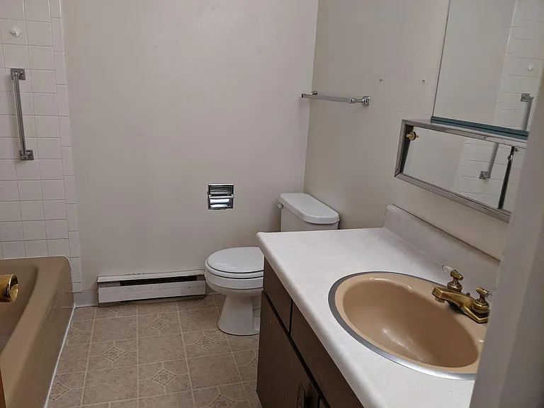 832 N 2nd St #6 — Photo 9