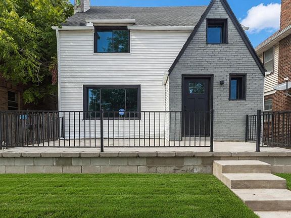 2nd image of 2744 Lawrence St